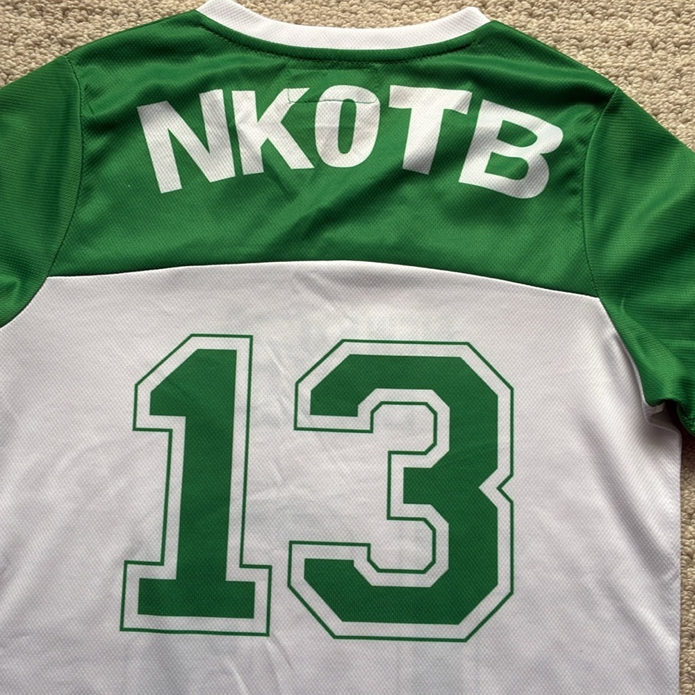 New Kids On The Block NKOTB Women’s Green & White Jersey Tour Tee Size Small - Picture 5 of 11